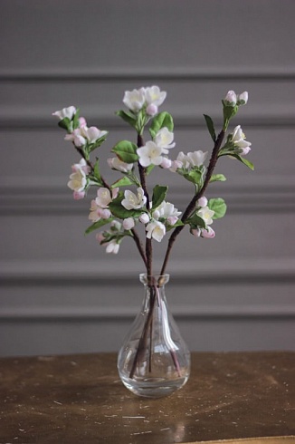 Веточки яблоньки с вазочкой в школе лепки "Искусство японской глины"